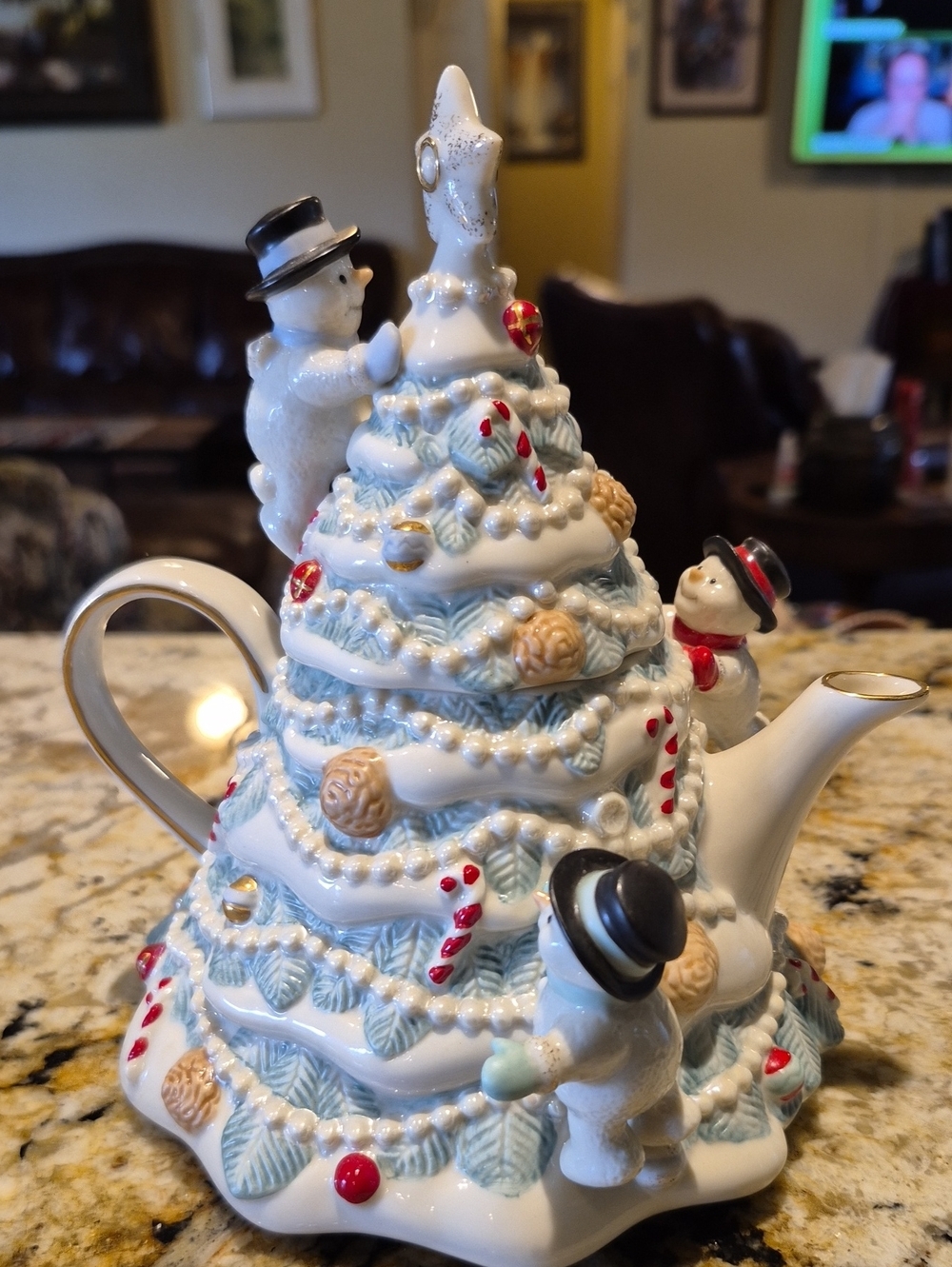 Lenox Christmas Tree With Snowmen Tea Pot. Vintage Piece.(#3030E)